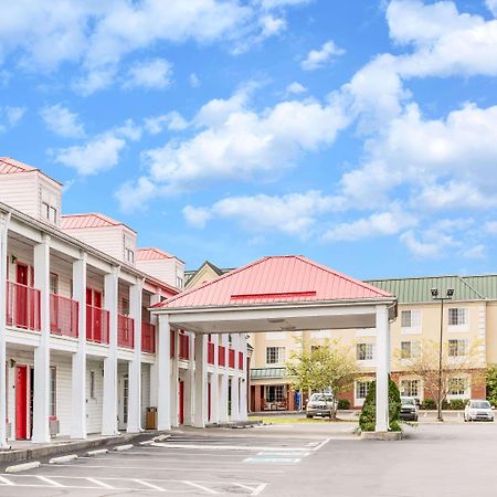 Hotel Super 8 By Wyndham Clinton Esterno foto