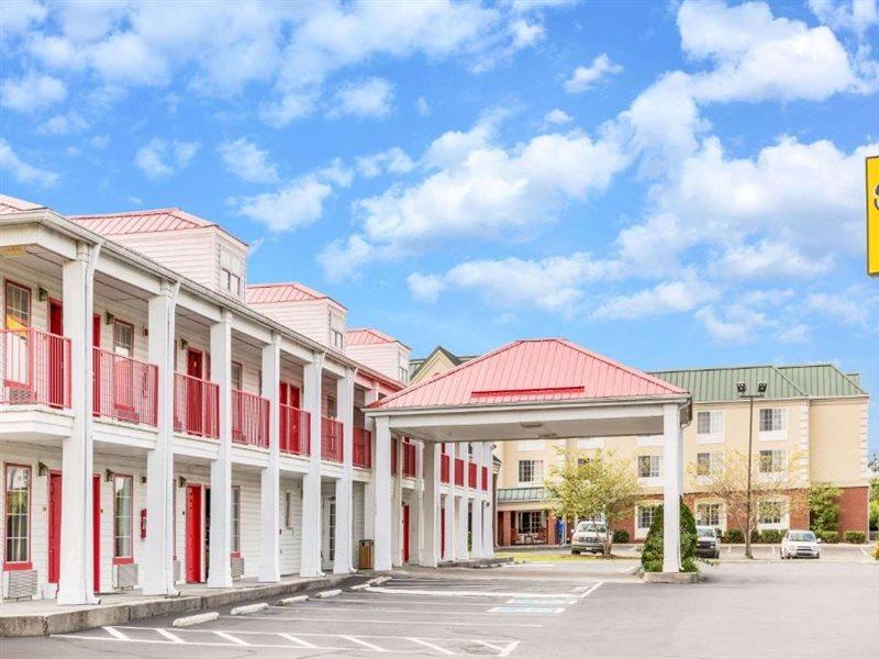 Hotel Super 8 By Wyndham Clinton Esterno foto