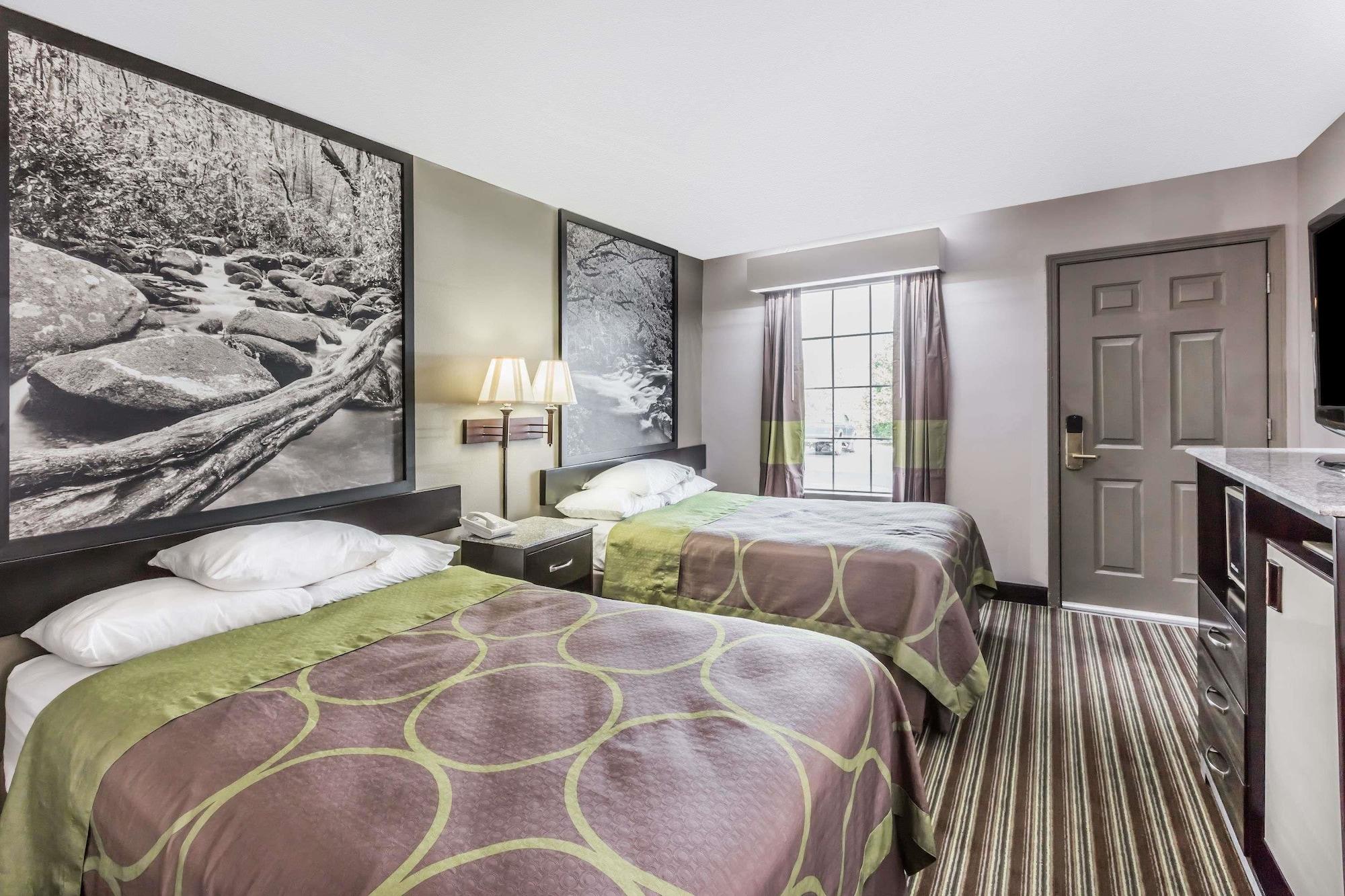 Hotel Super 8 By Wyndham Clinton Esterno foto