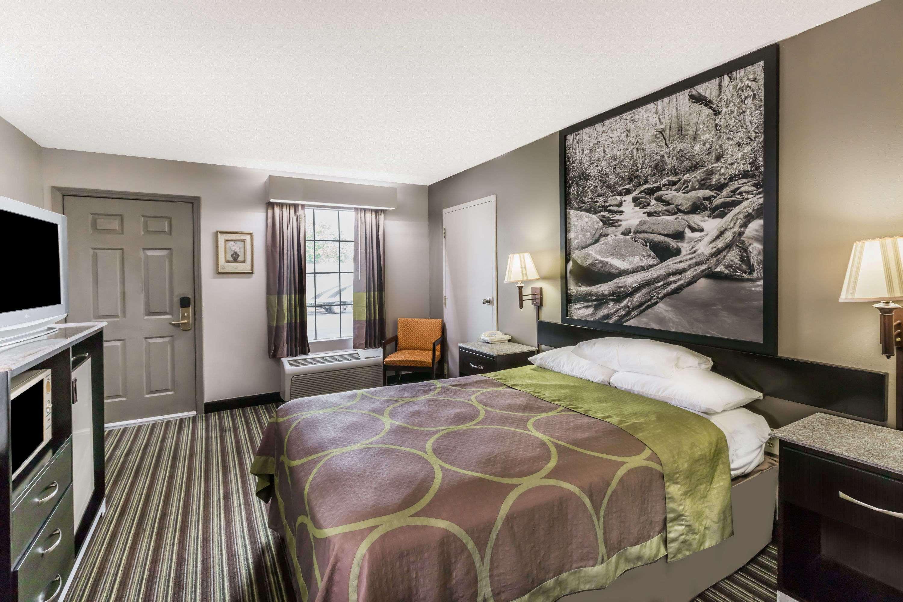 Hotel Super 8 By Wyndham Clinton Esterno foto