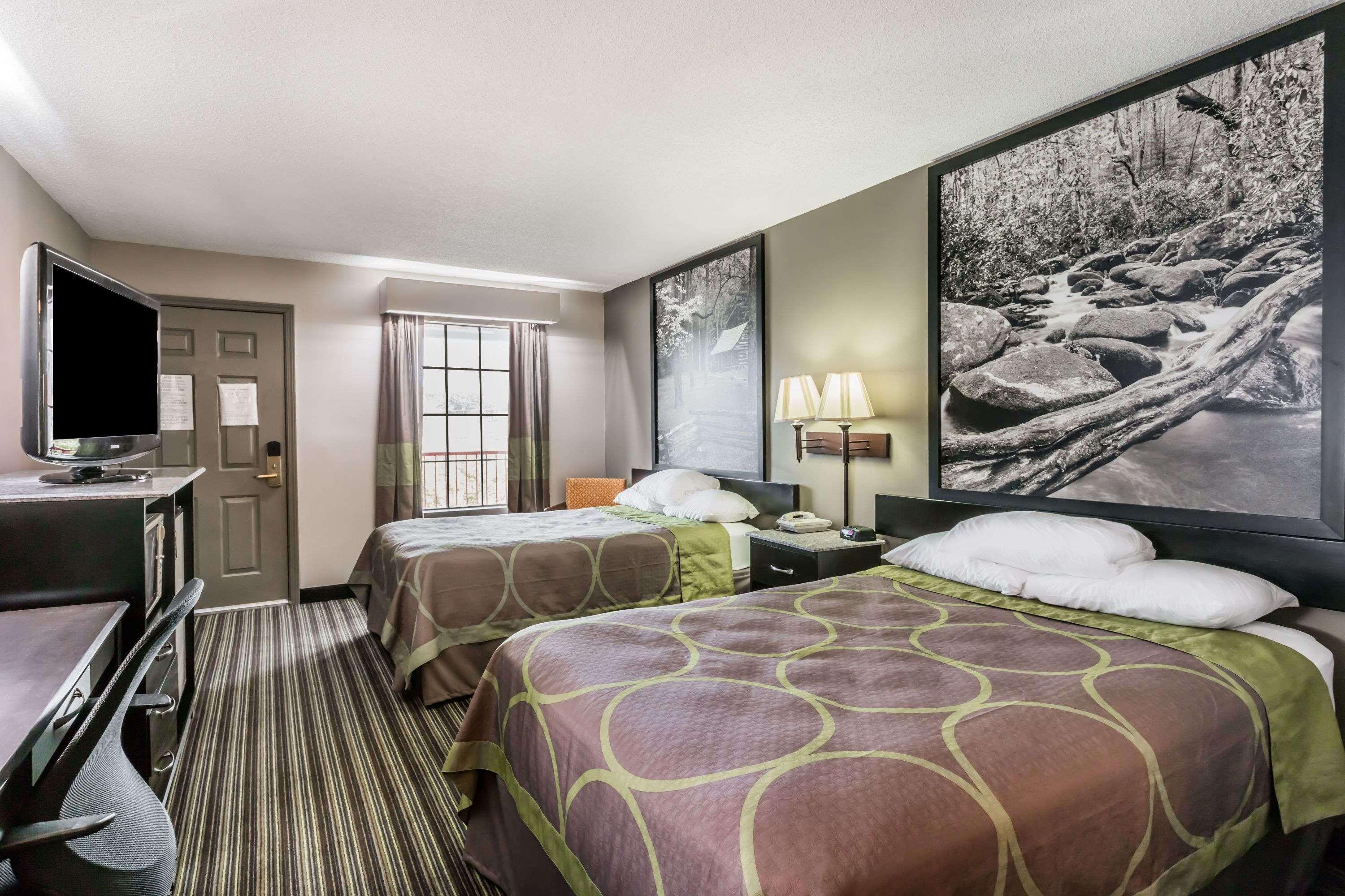 Hotel Super 8 By Wyndham Clinton Esterno foto